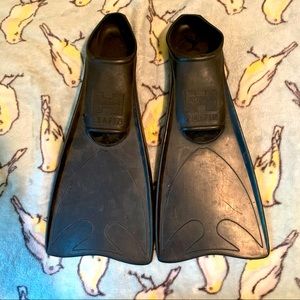Vintage sea fins Healthways Seafin Made in USA size 5-7 38-40 rubber closed heel